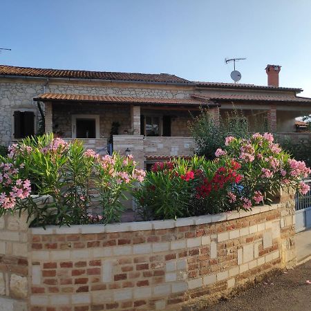 Apartmani Memic 100 M Do Plaze, Apartments Memic Only 100M From Beach Porec Luaran gambar