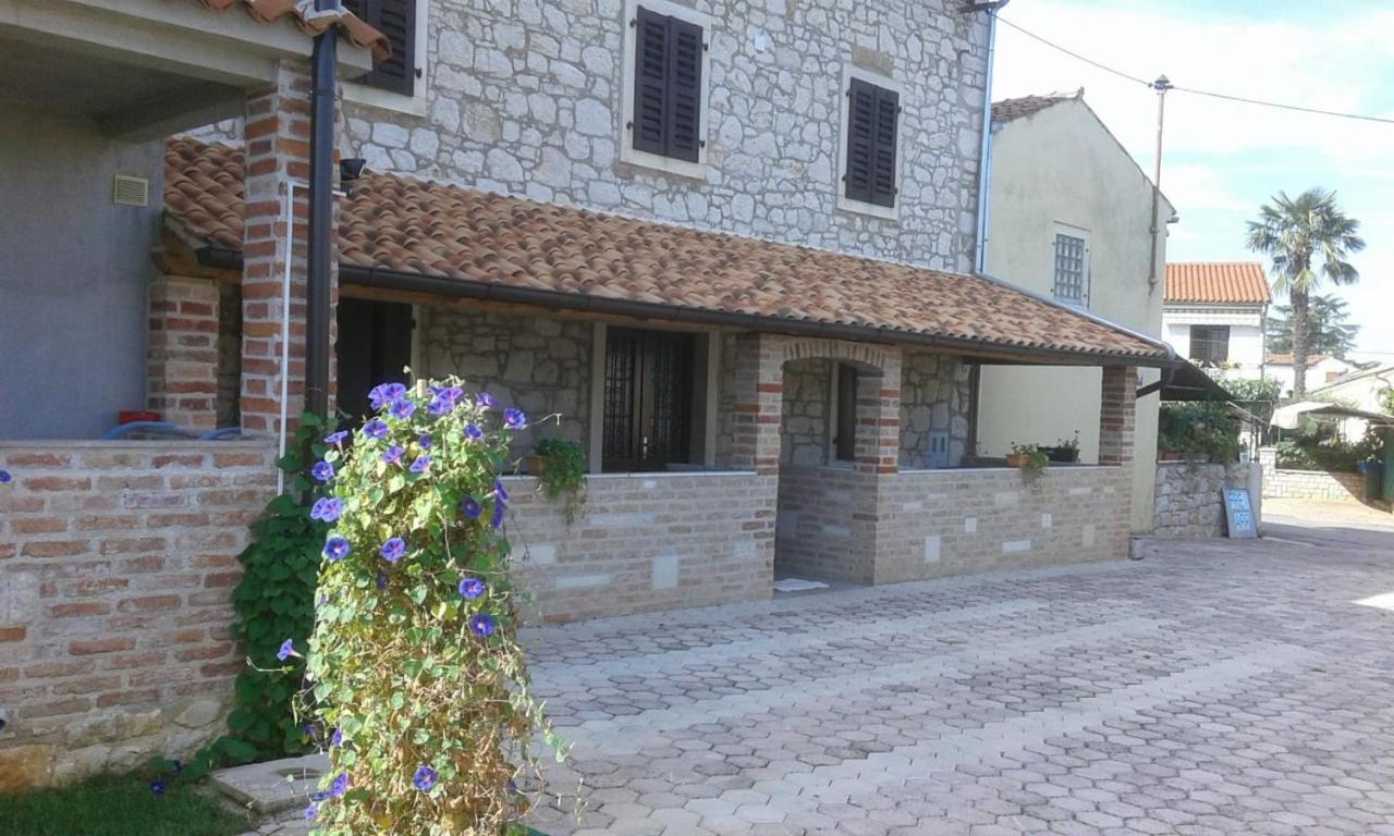 Apartmani Memic 100 M Do Plaze, Apartments Memic Only 100M From Beach Porec Luaran gambar