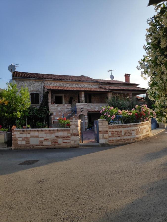 Apartmani Memic 100 M Do Plaze, Apartments Memic Only 100M From Beach Porec Luaran gambar
