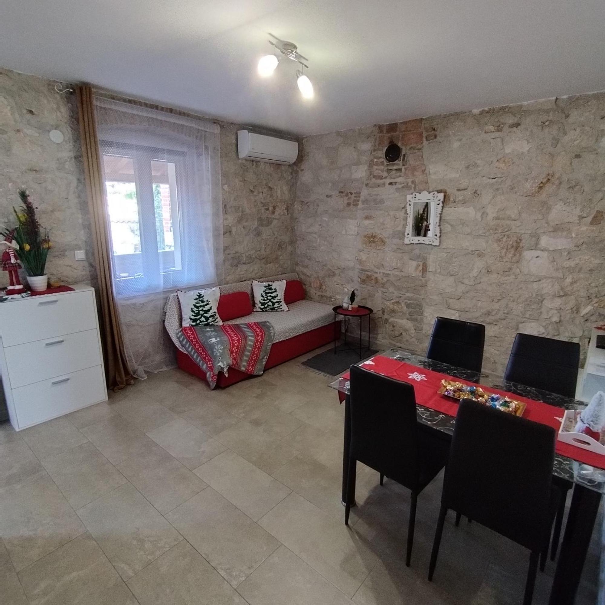Apartmani Memic 100 M Do Plaze, Apartments Memic Only 100M From Beach Porec Luaran gambar