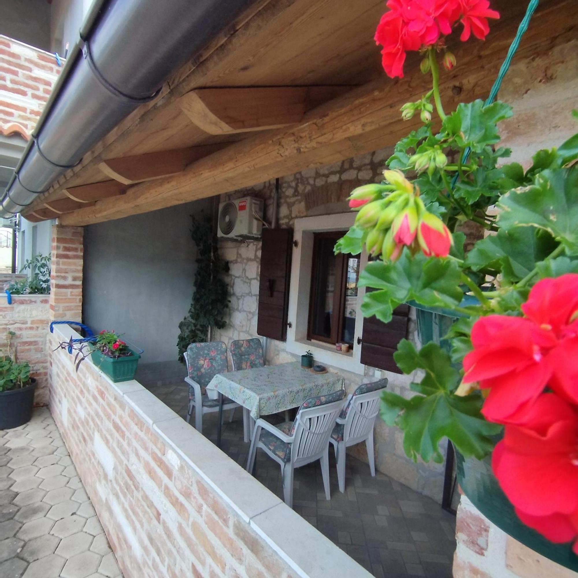 Apartmani Memic 100 M Do Plaze, Apartments Memic Only 100M From Beach Porec Luaran gambar